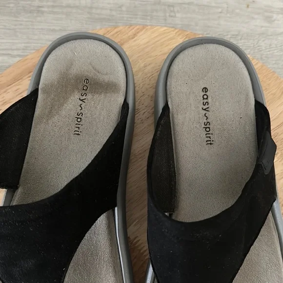 easy spirit Rift Slip-On Thong Sandal - Picture 2 of 8